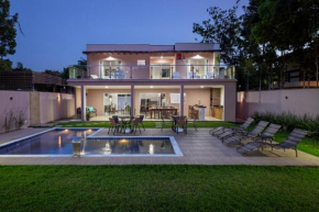 Kalug - Casa espaçosa com 4 quartos, Piscina Privativa, Área gourmet, Garagem e Máquina de lavar
